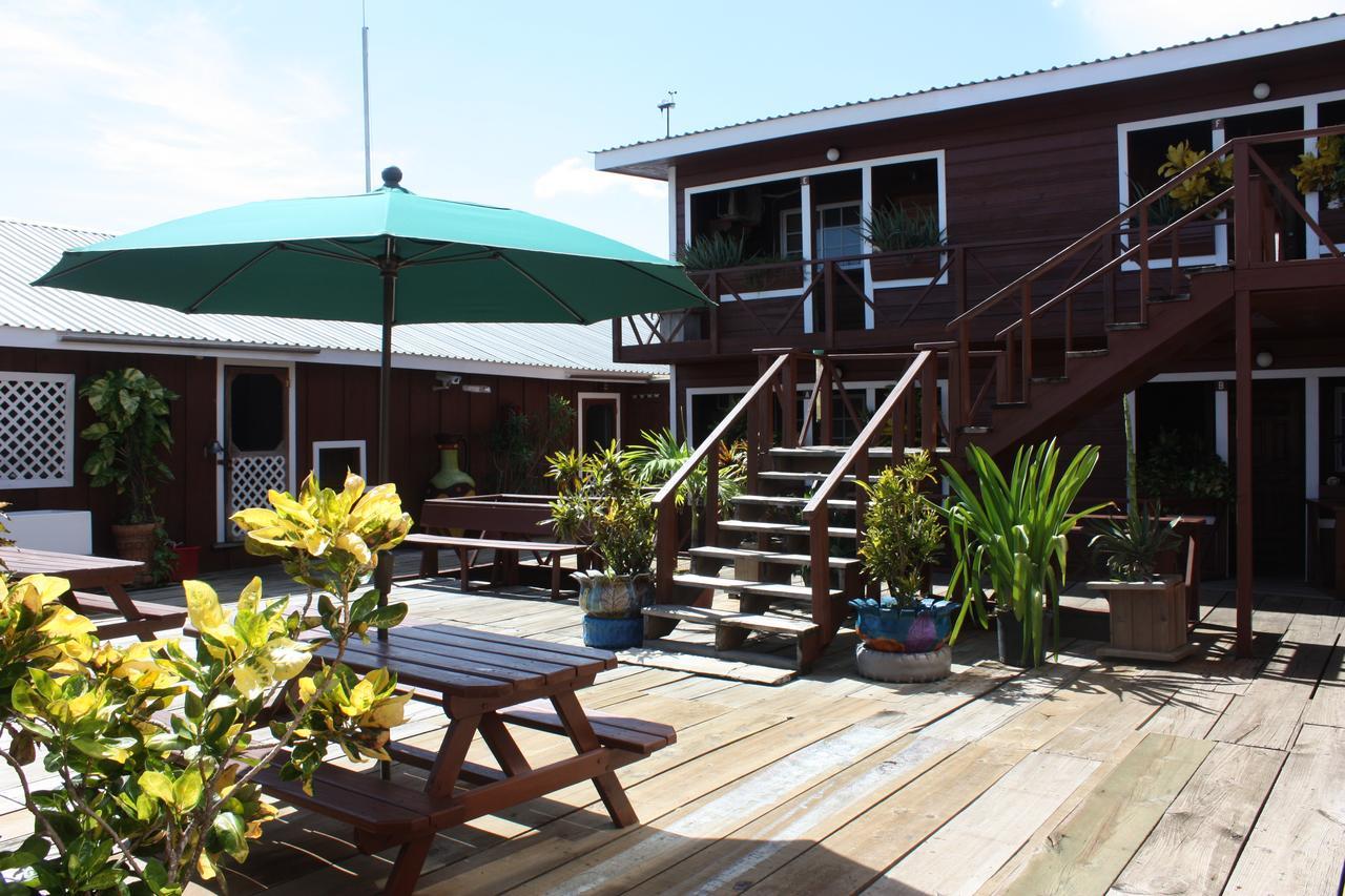 Utila Lodge Exteriér fotografie